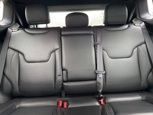 Used 2025 Jeep Compass Limited AWD/4WD image 30