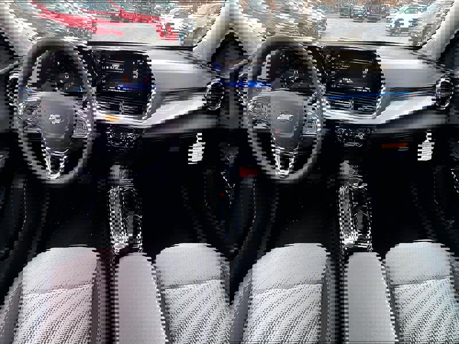 New 2026 Chevrolet Trax LT w/ LT Convenience Package FWD image 12