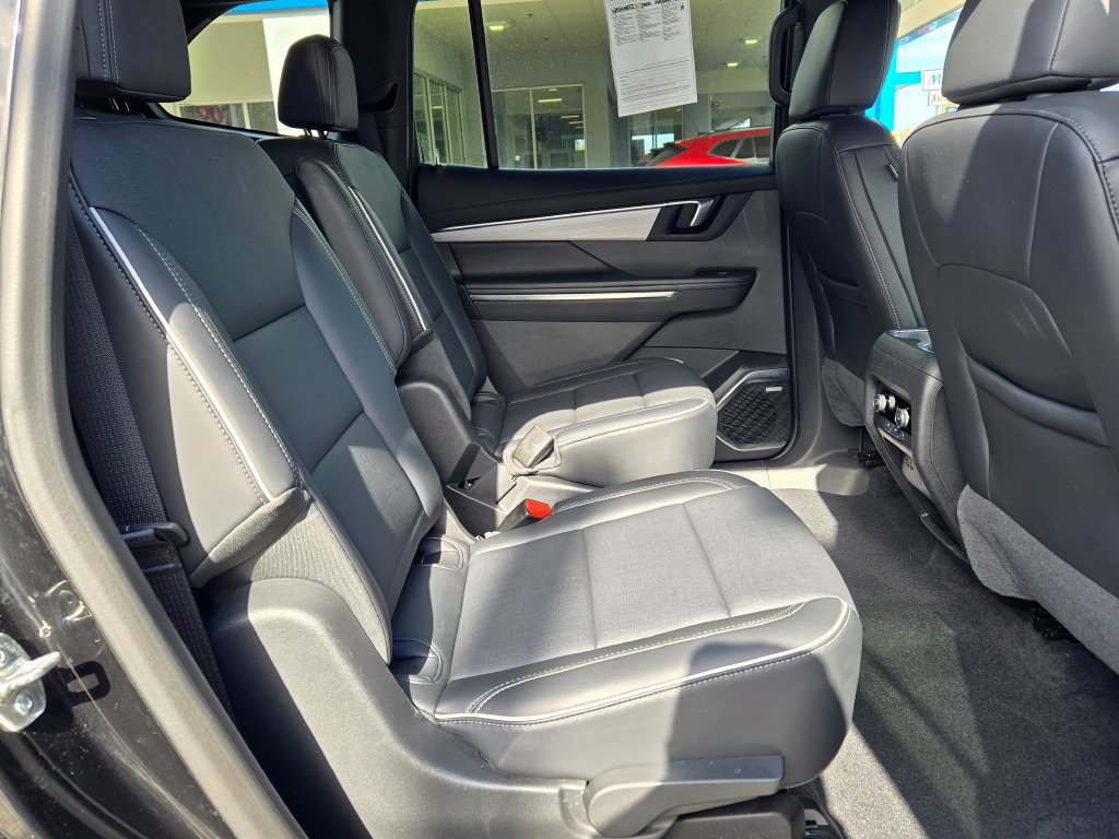 Certified 2025 Buick Enclave Preferred image 11