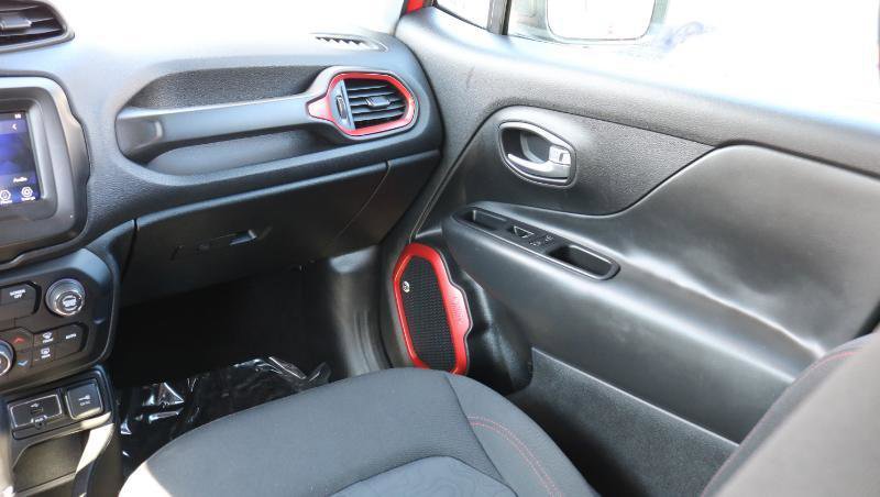 Used 2019 Jeep Renegade Trailhawk w/ Cold Weather Group II image 17