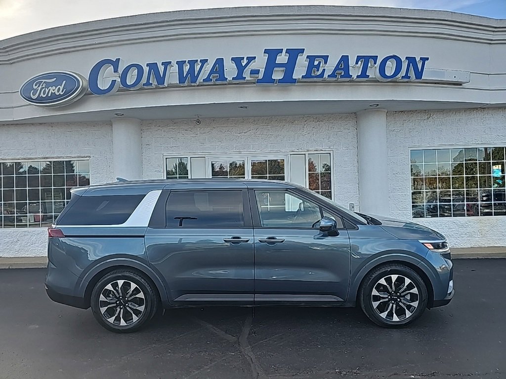 Used 2024 Kia Carnival EX