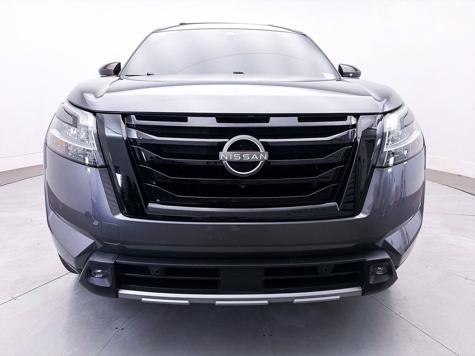 Used 2022 Nissan Pathfinder SL w/ SL Premium Package FWD image 12