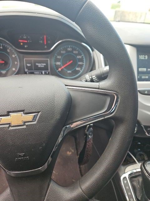 Used 2018 Chevrolet Cruze LS FWD image 9