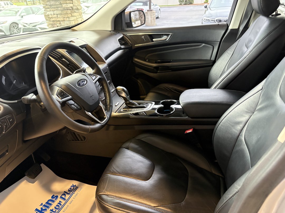 Used 2016 Ford Edge Titanium w/ Technology Package FWD image 20