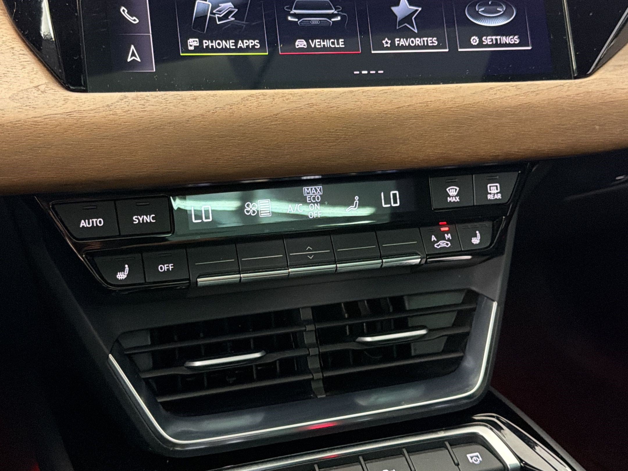 Used 2023 Audi e-tron GT Premium Plus AWD/4WD image 29