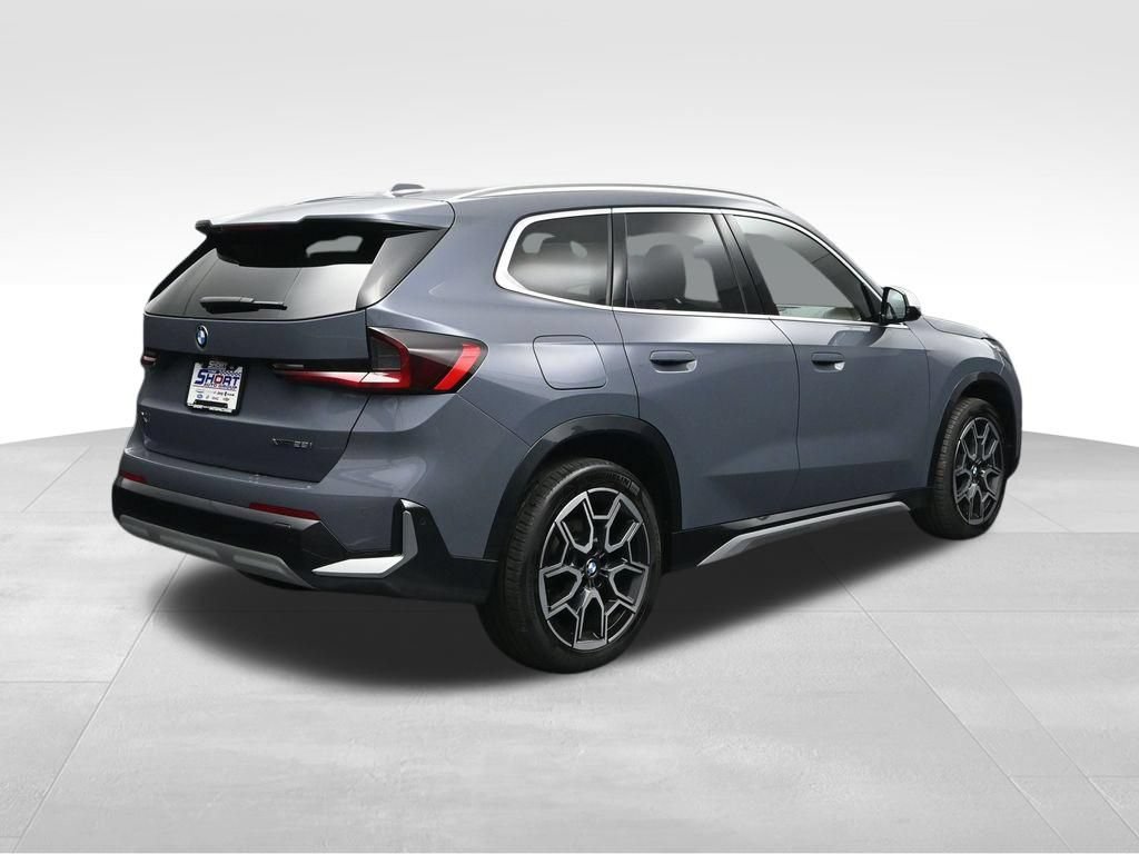 Used 2023 BMW X1 xDrive28i AWD/4WD image 5