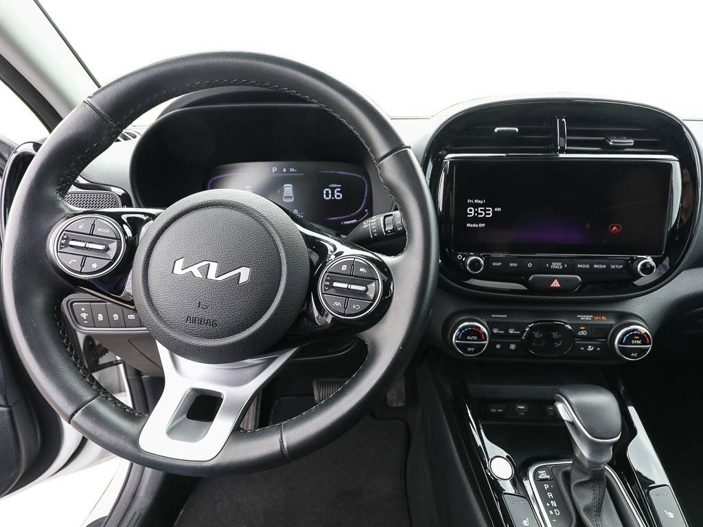 Used 2023 Kia Soul EX FWD image 13