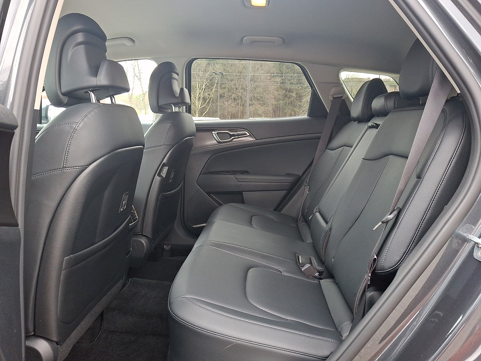 Used 2023 Kia Sportage EX AWD/4WD image 9