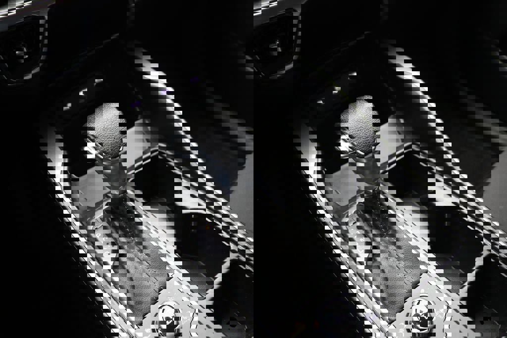 Used 2023 Kia Sorento LX image 25