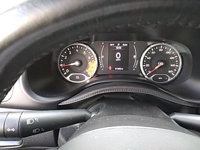 Used 2017 Jeep Renegade Latitude AWD/4WD image 3