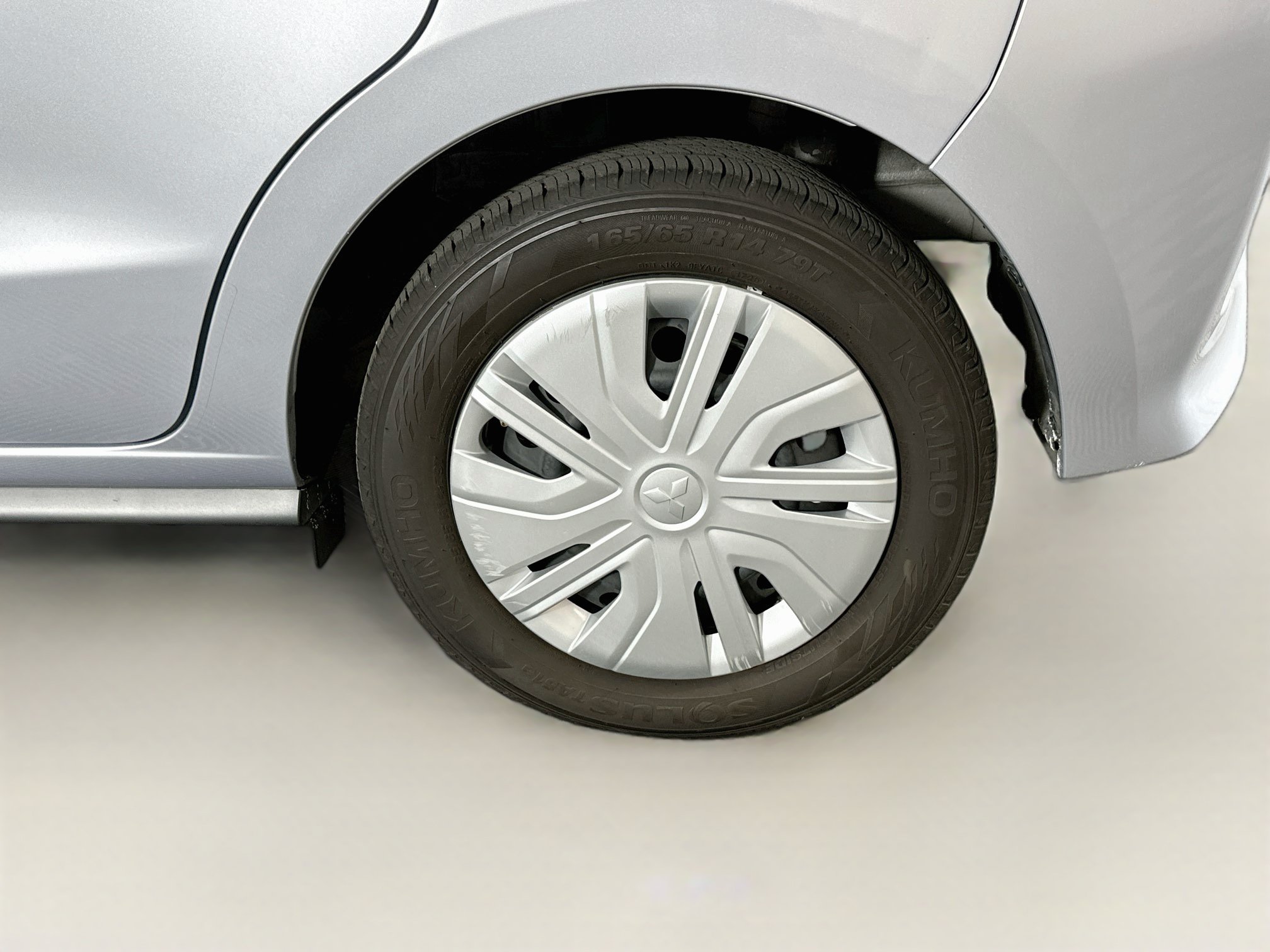 Used 2024 Mitsubishi Mirage ES FWD image 11