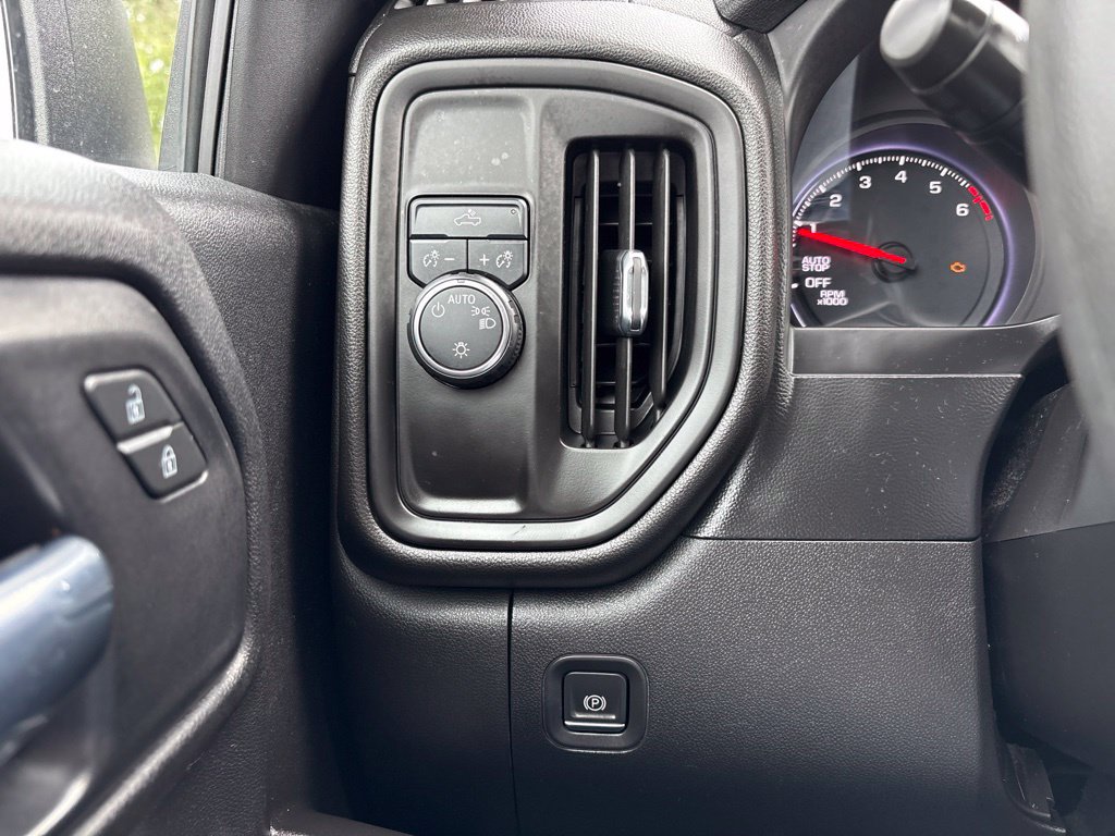 Used 2020 Chevrolet Silverado 1500 Custom w/ Custom Value Package RWD image 32