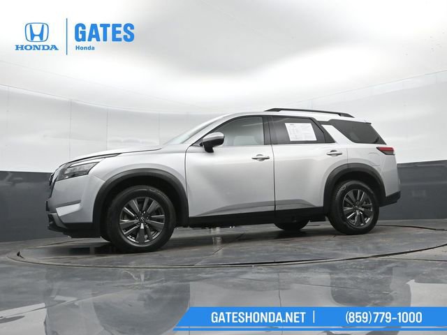 Used 2023 Nissan Pathfinder SV image 43