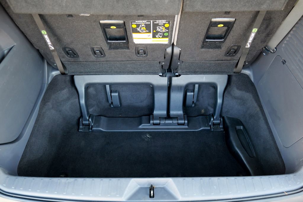 Used 2022 Toyota Sienna LE w/ LE Plus Package image 54