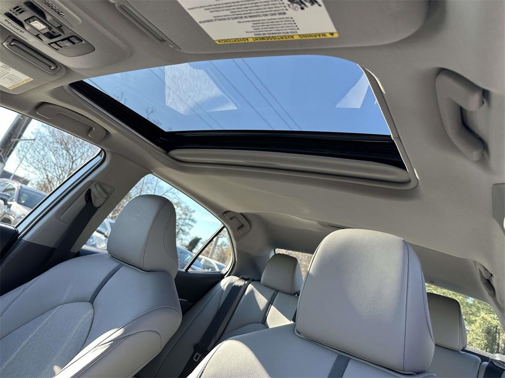 Used 2021 Toyota Camry XLE image 21