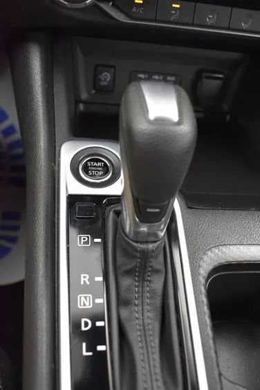 Used 2025 Nissan Sentra SV FWD image 33