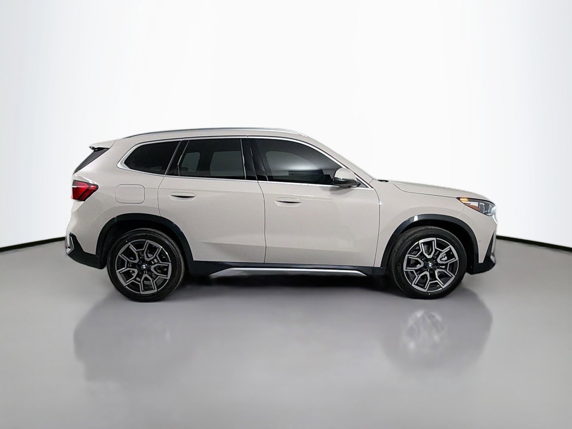 New 2026 BMW X1 xDrive28i w/ Technology Package image 4