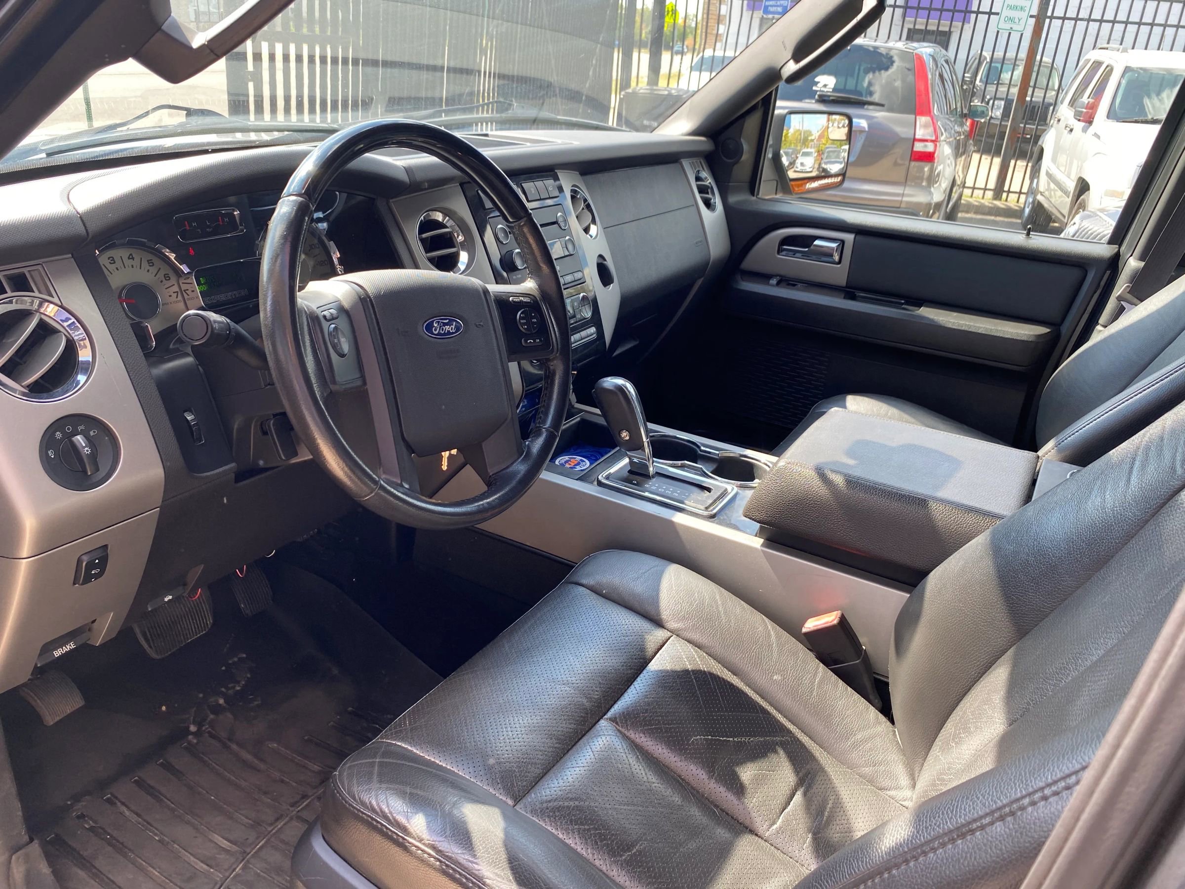 Used 2013 Ford Expedition Limited image 3