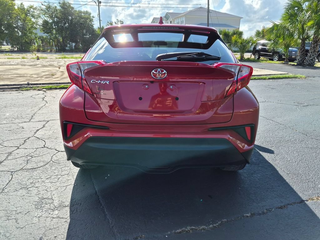 Used 2022 Toyota C-HR XLE FWD image 7