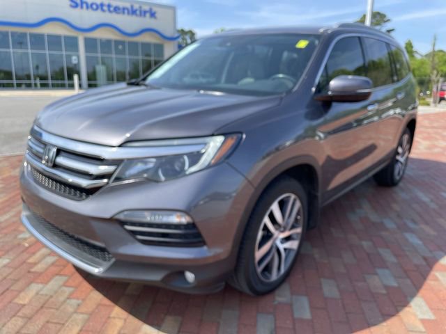 Used 2017 Honda Pilot Elite image 1