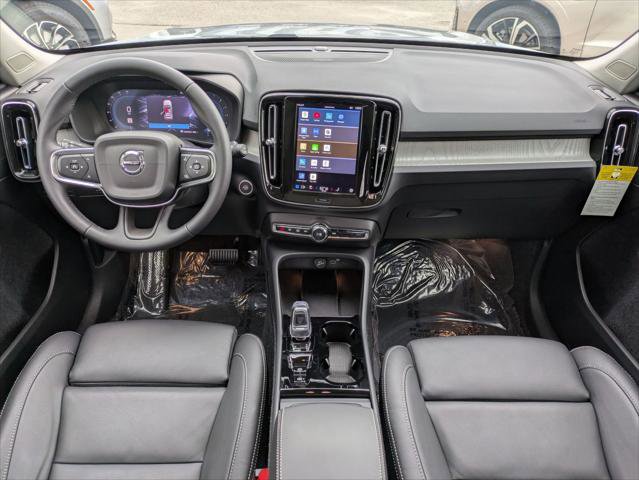 Used 2025 Volvo XC40 B5 Ultra w/ Climate Package image 20