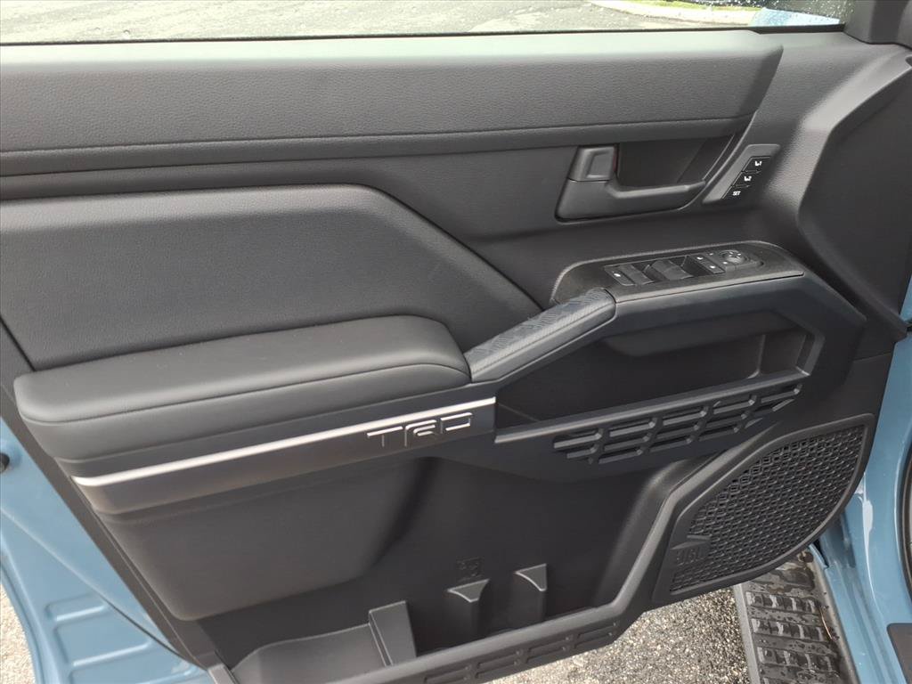 New 2026 Toyota 4Runner TRD Off-Road Premium AWD/4WD image 9