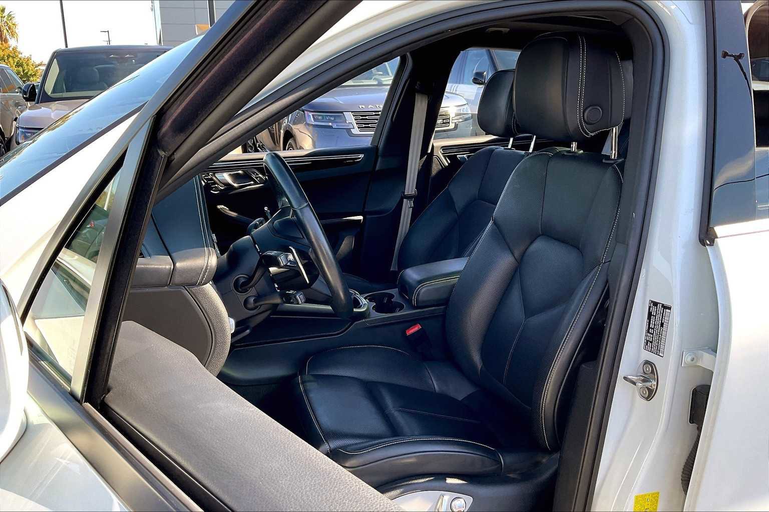 Used 2023 Porsche Macan image 28