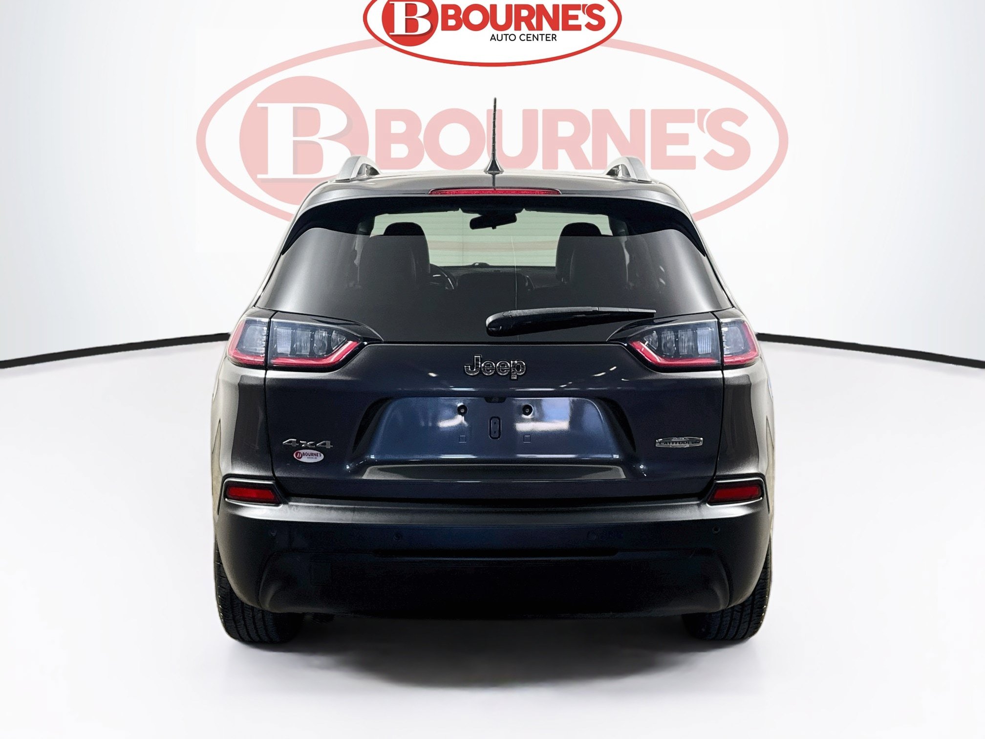 Used 2019 Jeep Cherokee Latitude Plus w/ Cold Weather Group AWD/4WD image 8