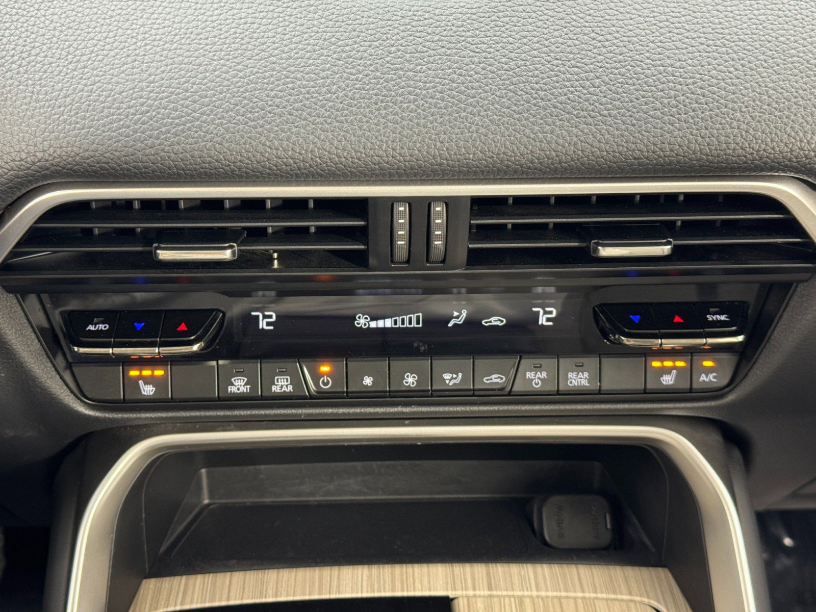 Used 2024 MAZDA CX-90 Plug-In Hybrid w/ Preferred AWD/4WD image 27