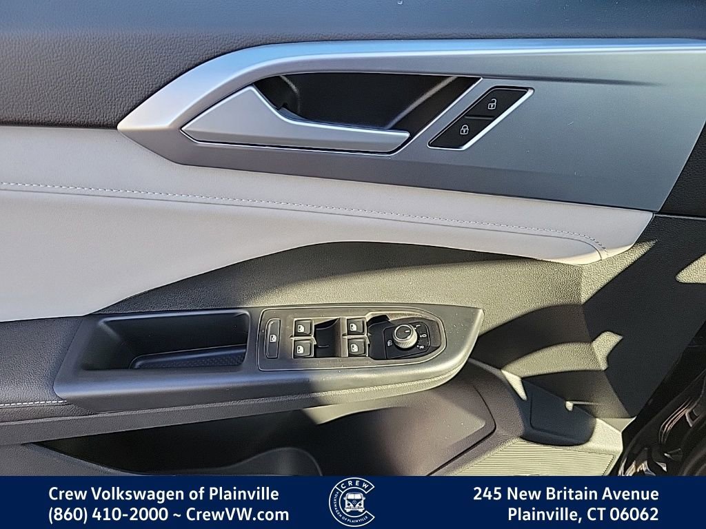 New 2026 Volkswagen Taos SE image 38