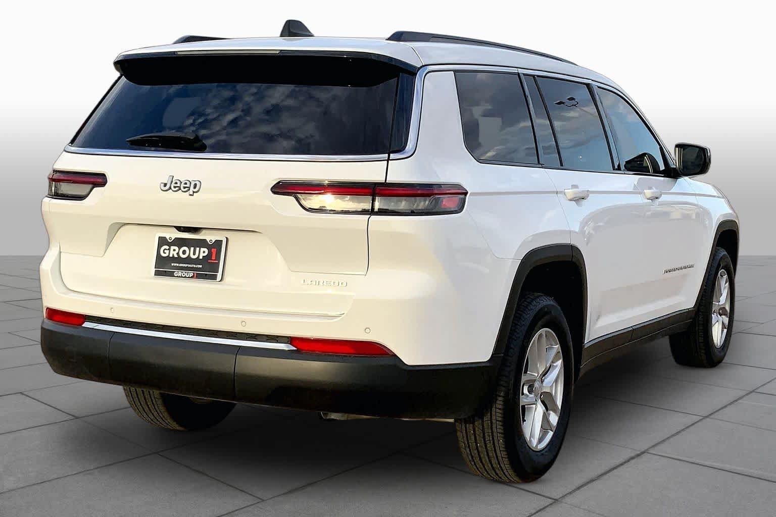 Used 2025 Jeep Grand Cherokee L Laredo RWD image 13