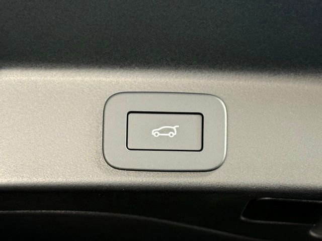 New 2026 Jaguar F-PACE R-Dynamic S image 20