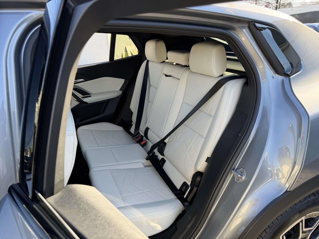 Used 2026 BMW X2 xDrive28i AWD/4WD image 19
