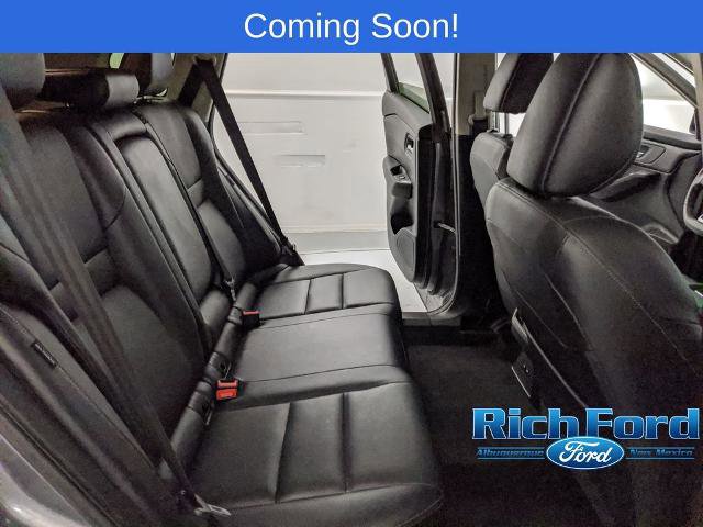 Used 2024 Nissan Rogue SL AWD/4WD image 19