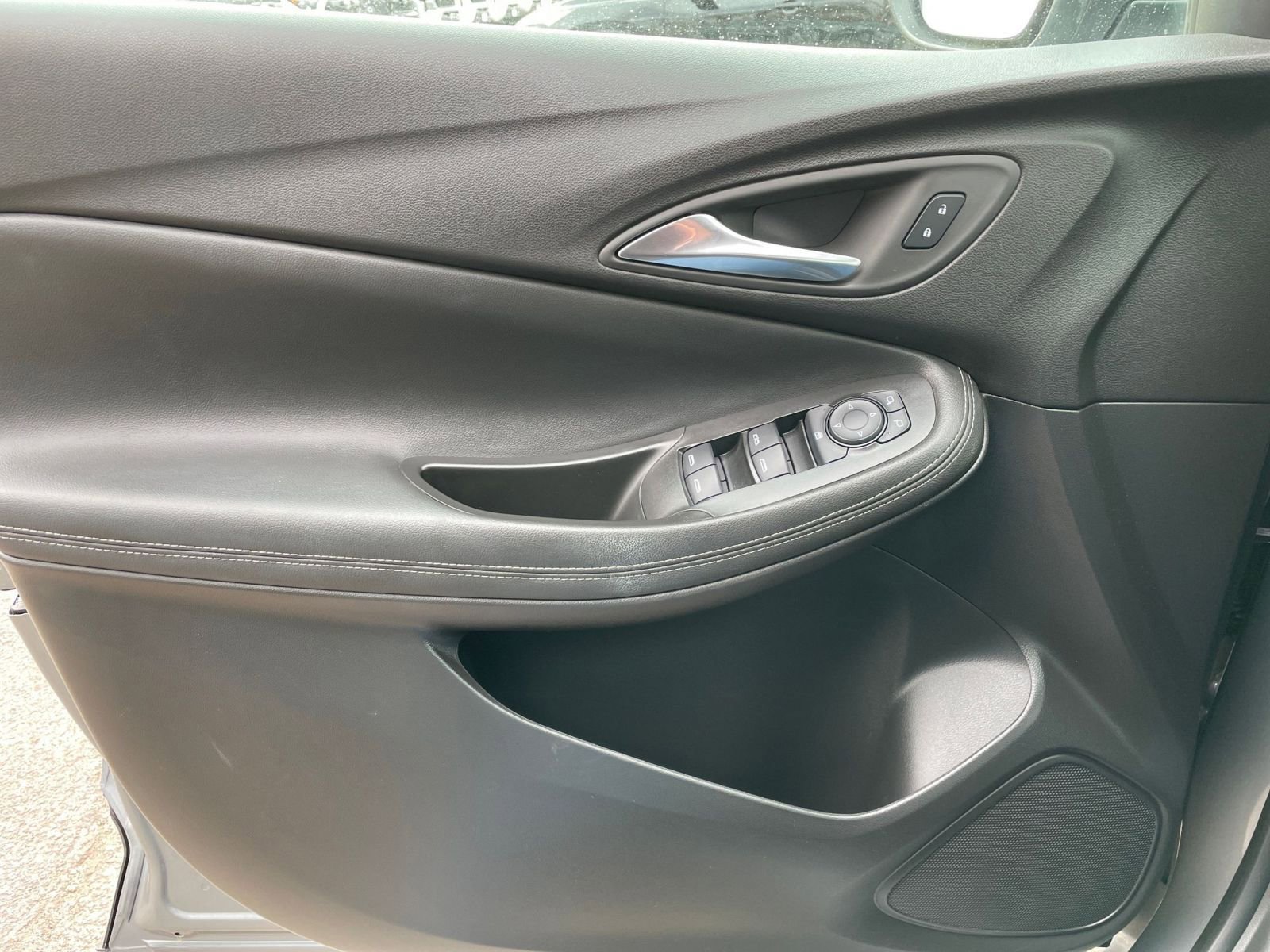 Used 2025 Buick Encore GX Preferred image 18