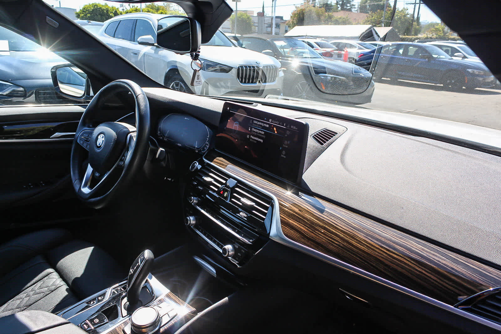 Certified 2023 BMW 530e RWD image 17