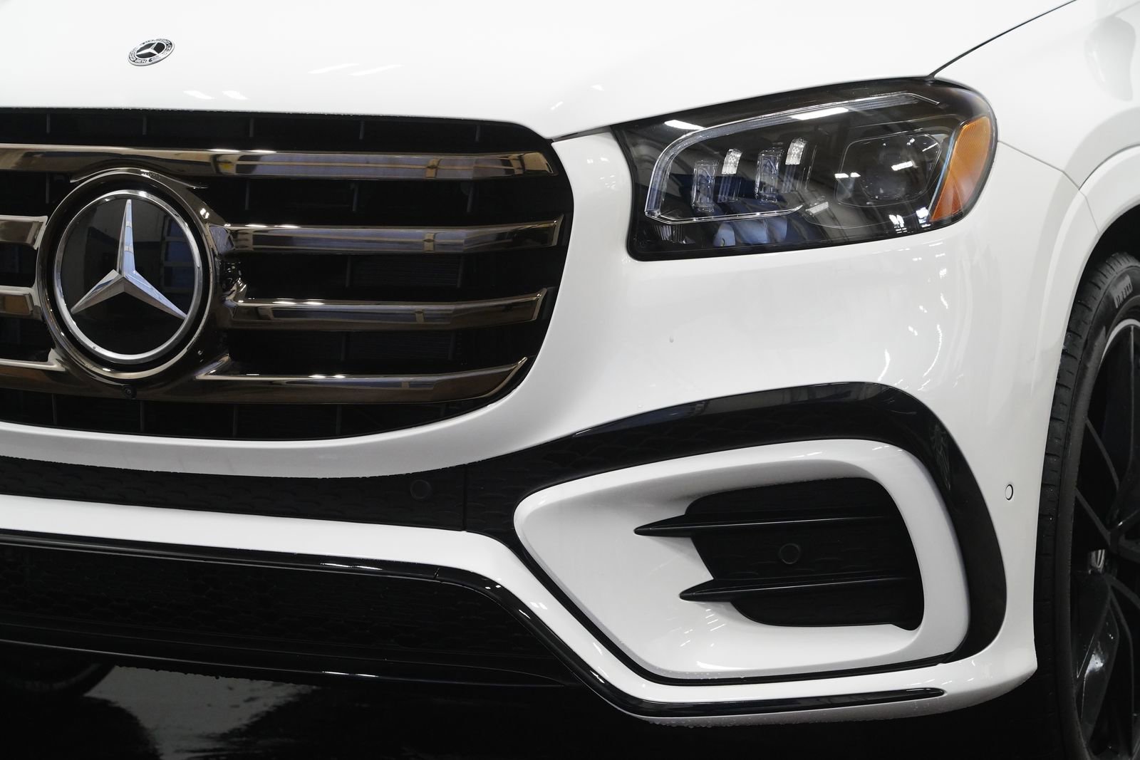 New 2026 Mercedes-Benz GLS 580 4MATIC image 11