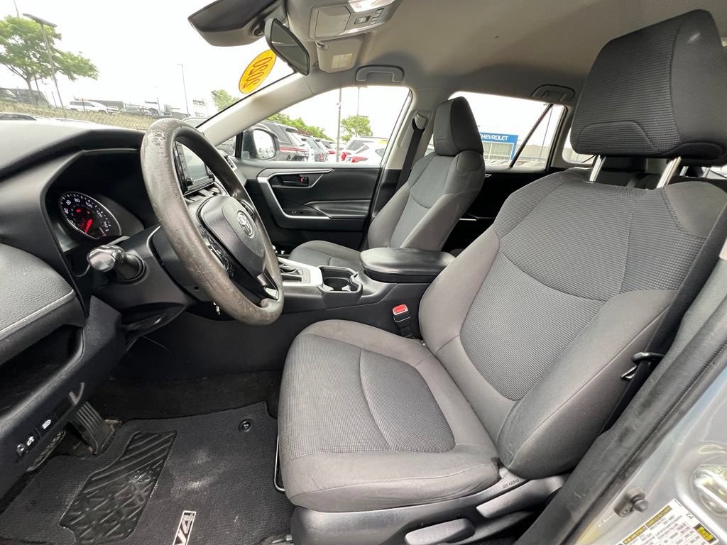 Used 2020 Toyota RAV4 LE FWD image 18