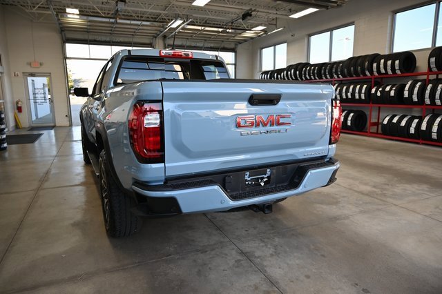 Used 2025 GMC Canyon Denali image 8