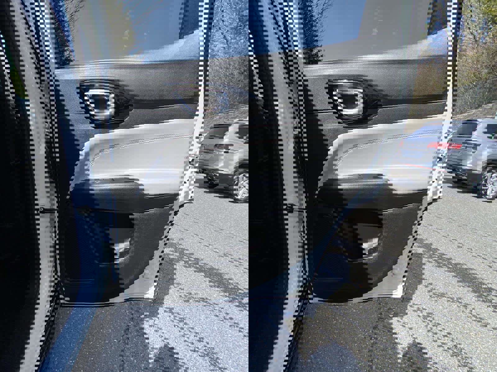 Used 2024 Jeep Compass Limited w/ Elite Group image 15