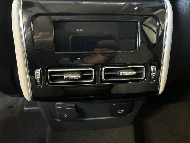 New 2026 Lincoln Aviator AWD image 12