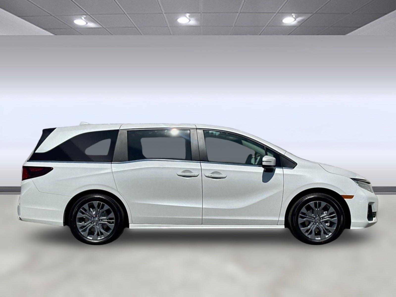 New 2026 Honda Odyssey Touring image 7