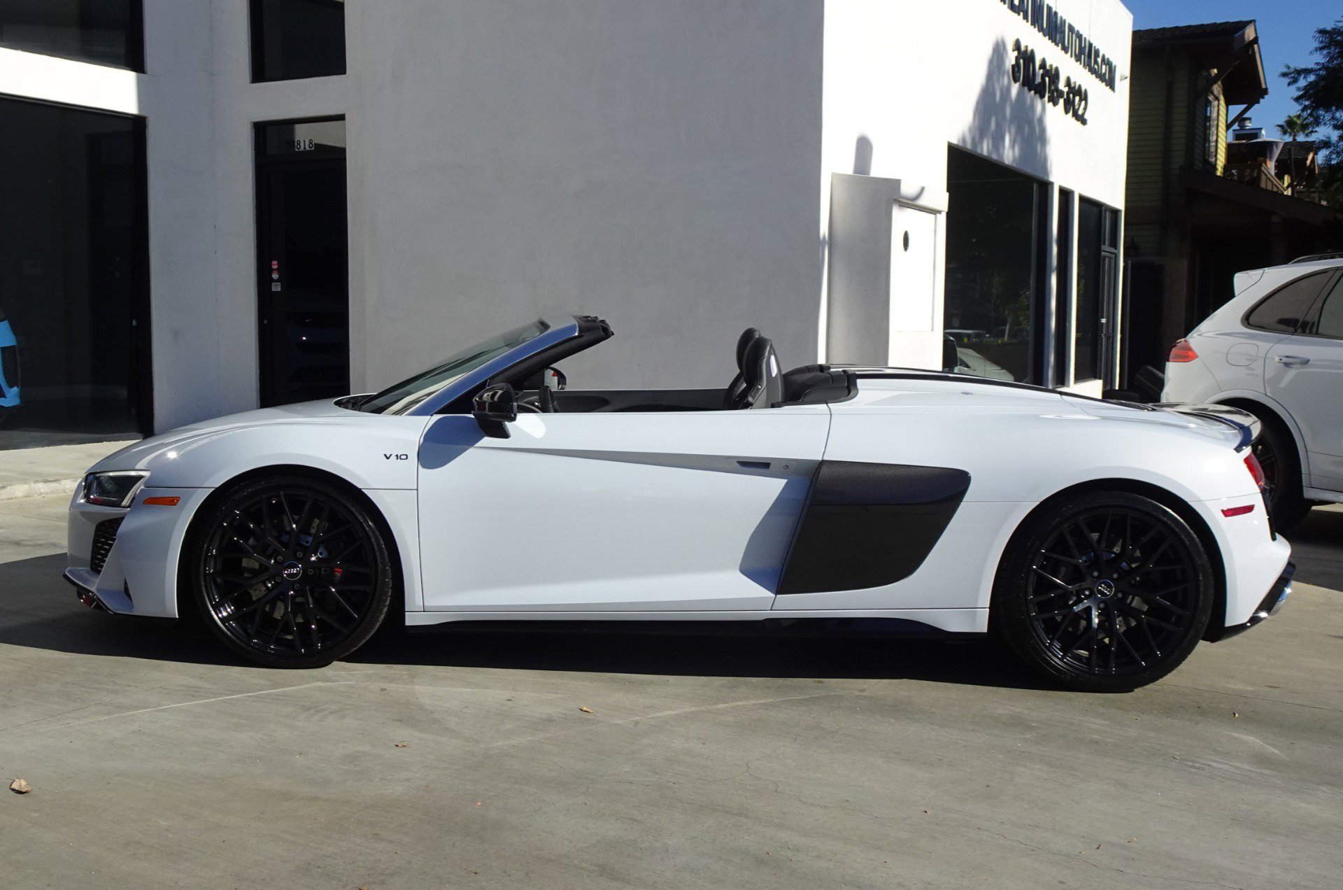 Used 2020 Audi R8 V10 w/ Carbon Exterior Package AWD/4WD image 4