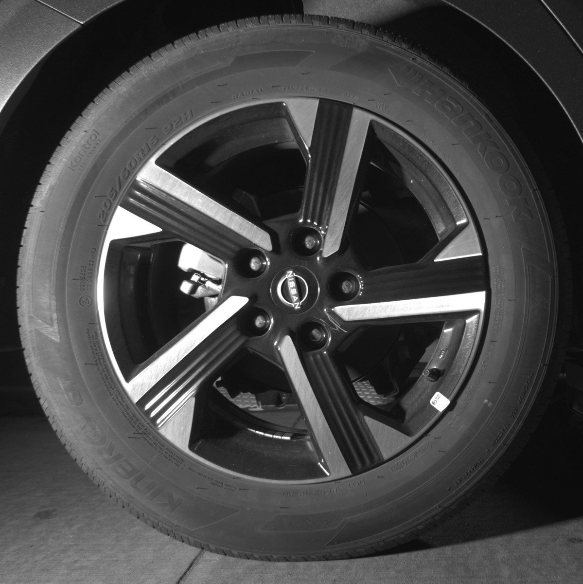 Used 2025 Nissan Sentra SV FWD image 15