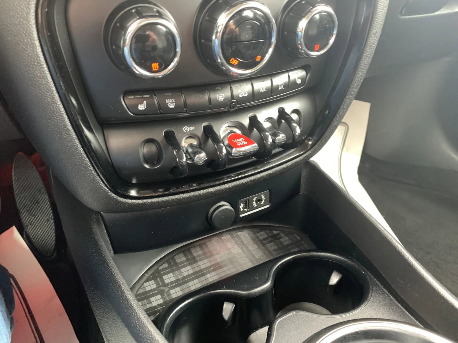 Used 2017 MINI Cooper Clubman S image 18