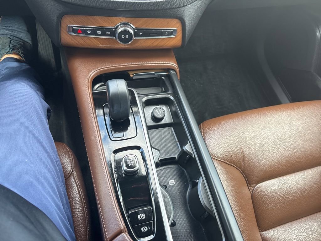 Certified 2023 Volvo XC90 B6 Plus image 12