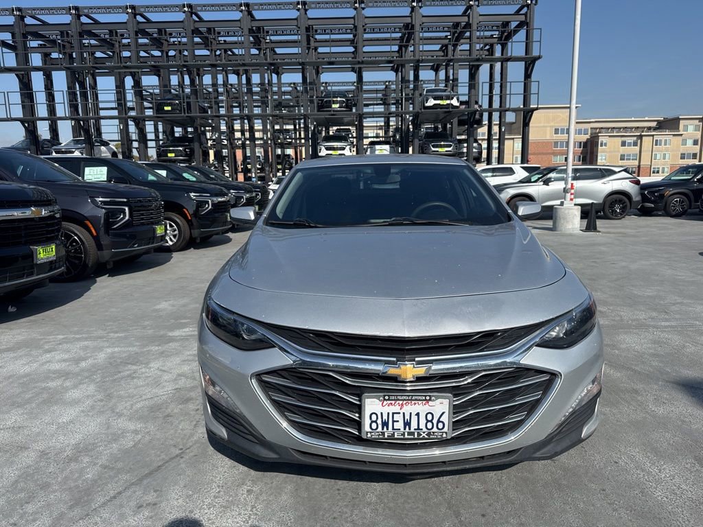 Used 2021 Chevrolet Malibu LT FWD image 2