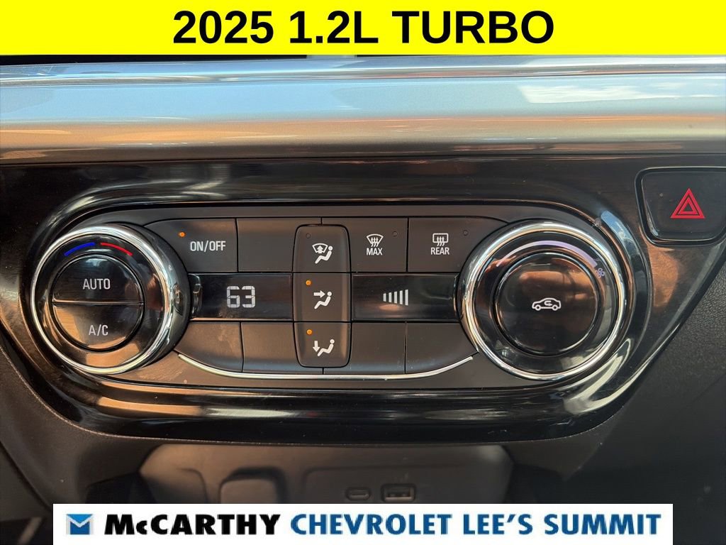 Used 2025 Chevrolet Trax LT FWD image 8