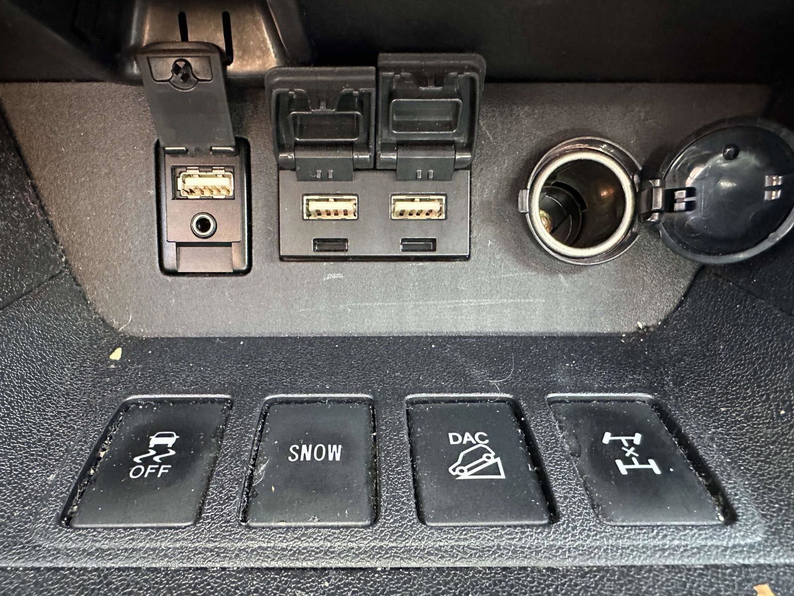 Used 2019 Toyota Highlander XLE AWD/4WD image 30