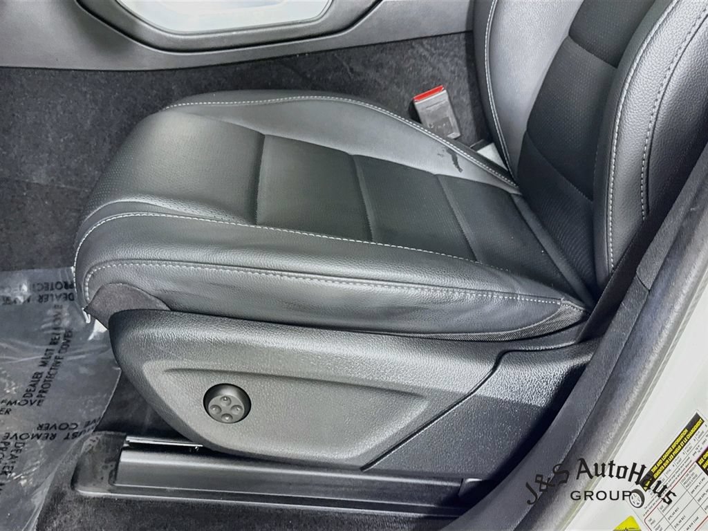 Used 2024 Mercedes-Benz GLS 450 4MATIC w/ AMG Line Exterior image 26